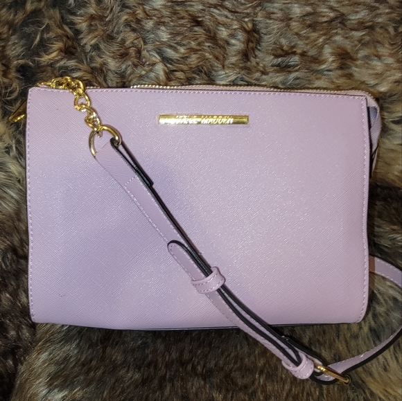 Steve Madden Handbags - STEVE MADDEN Lavender blexi crossbody bag
